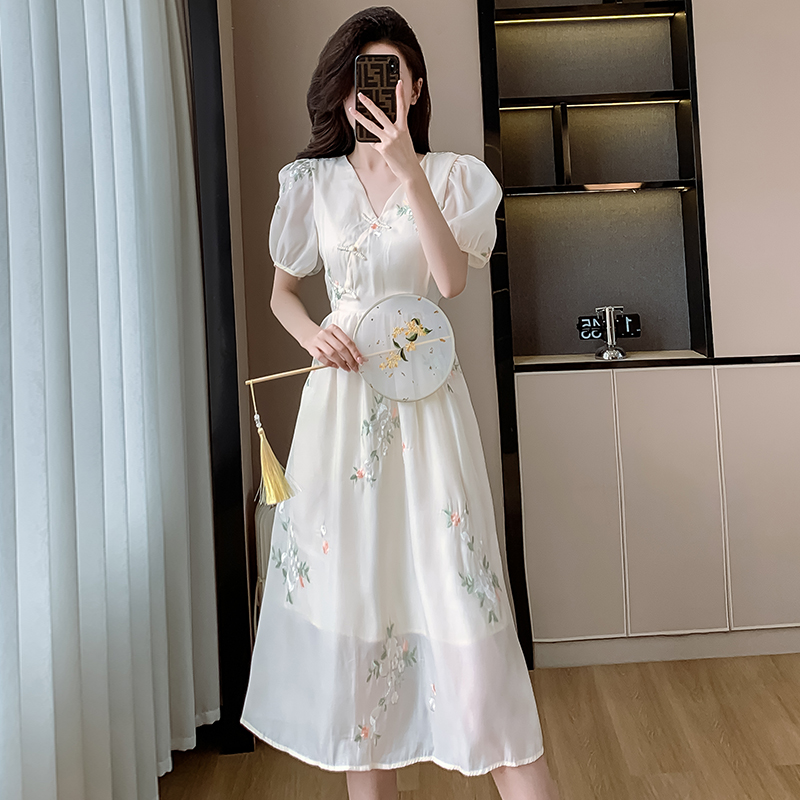 New Chinese Style Embroidered Short Sleeve V Neck Dress - Image 5