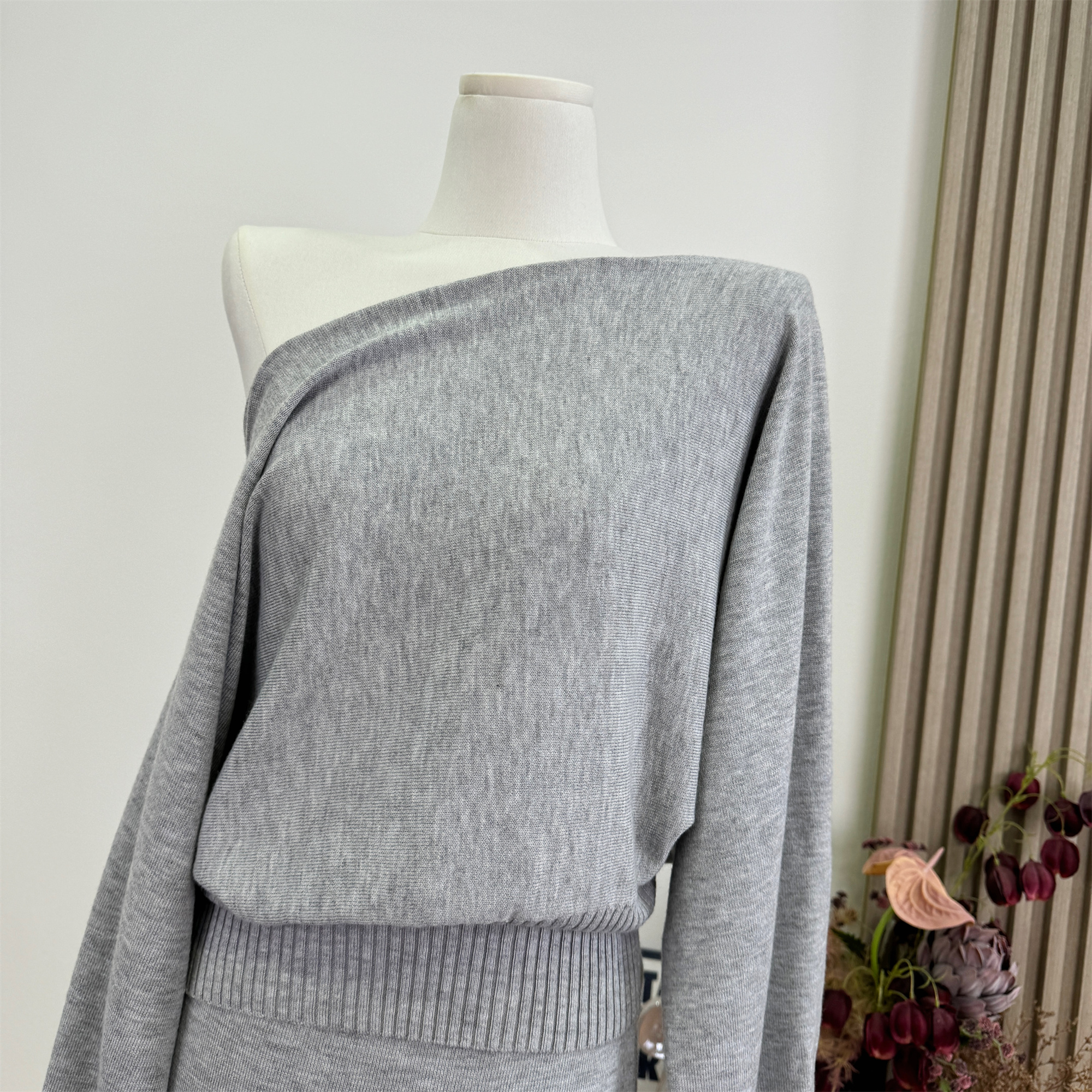 Cher Luna Gray Knit Two-Piece Set for Women Autumn Relaxed Off-Shoulder Top and Skirt - Image 2