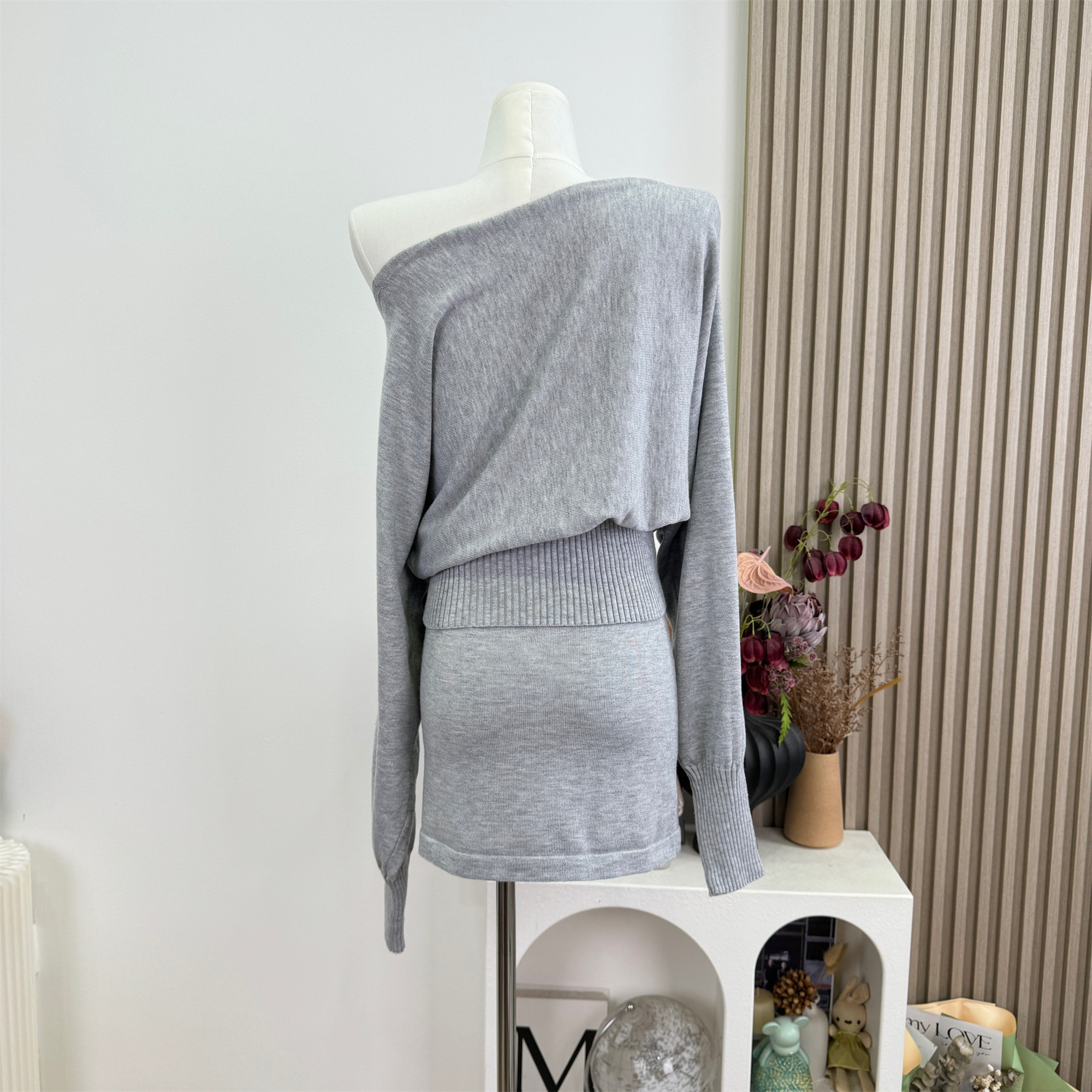 Cher Luna Gray Knit Two-Piece Set for Women Autumn Relaxed Off-Shoulder Top and Skirt - Image 4