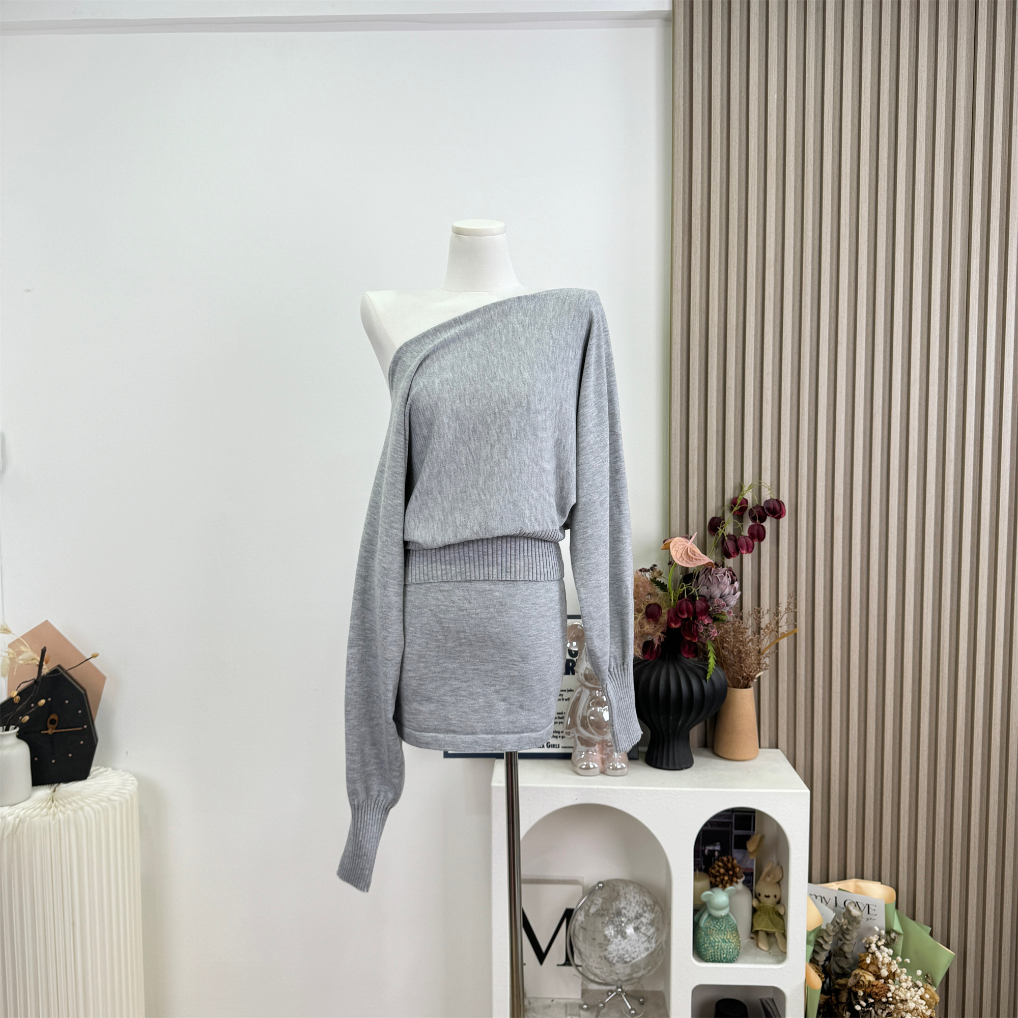 Cher Luna Gray Knit Two-Piece Set for Women Autumn Relaxed Off-Shoulder Top and Skirt - Image 5