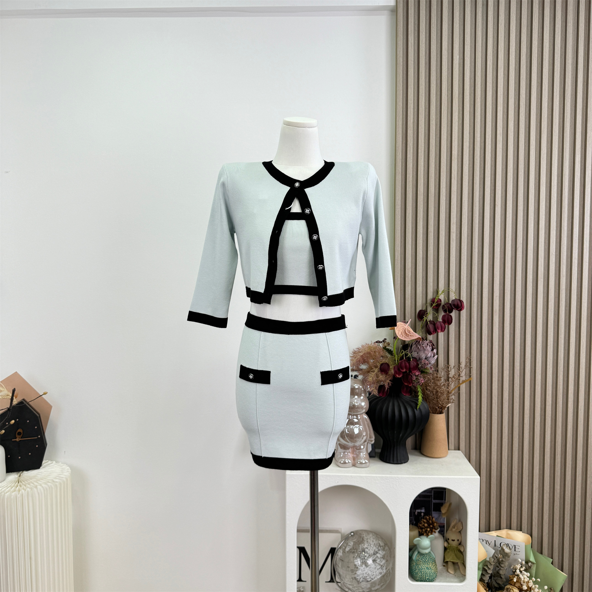 Custom Ruoyu Su Li Art Student Three-Piece Knit Set: Seven-Sleeve Cardigan, Camisole, and Skirt - Image 5